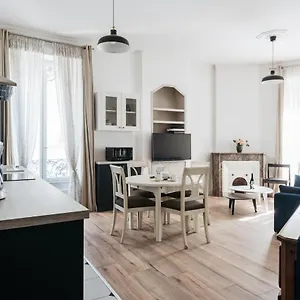 Dify Joli - Place Des Brotteaux France
